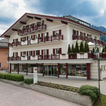 Sapelza Appartementhaus Dobbiaco Exterior photo