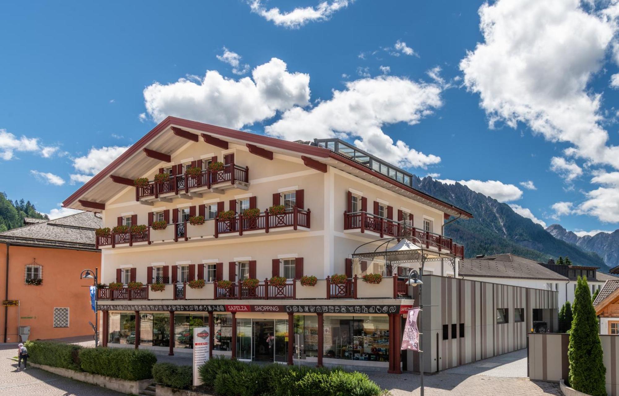 Sapelza Appartementhaus Dobbiaco Exterior photo